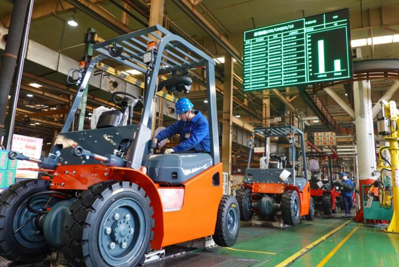 叉車租賃 叉車出租公司發(fā)布 2025年叉車市場新技術(shù)趨勢分析